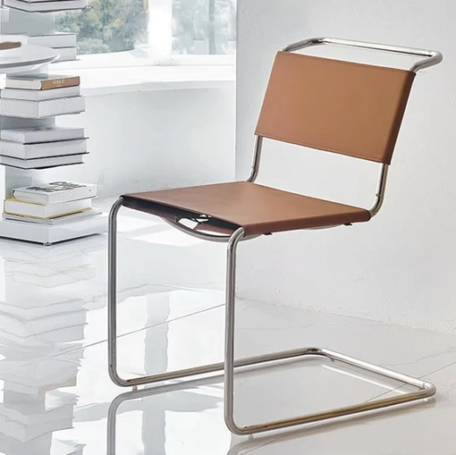 Sedia Galileo in acciaio rivestita in cuoio di Sigerico