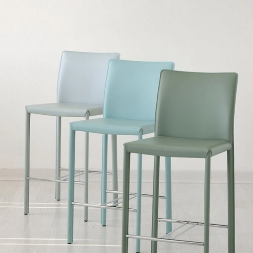 Sgabello Giselle SG rivestito in ecopelle colorata di Sedie Brianza