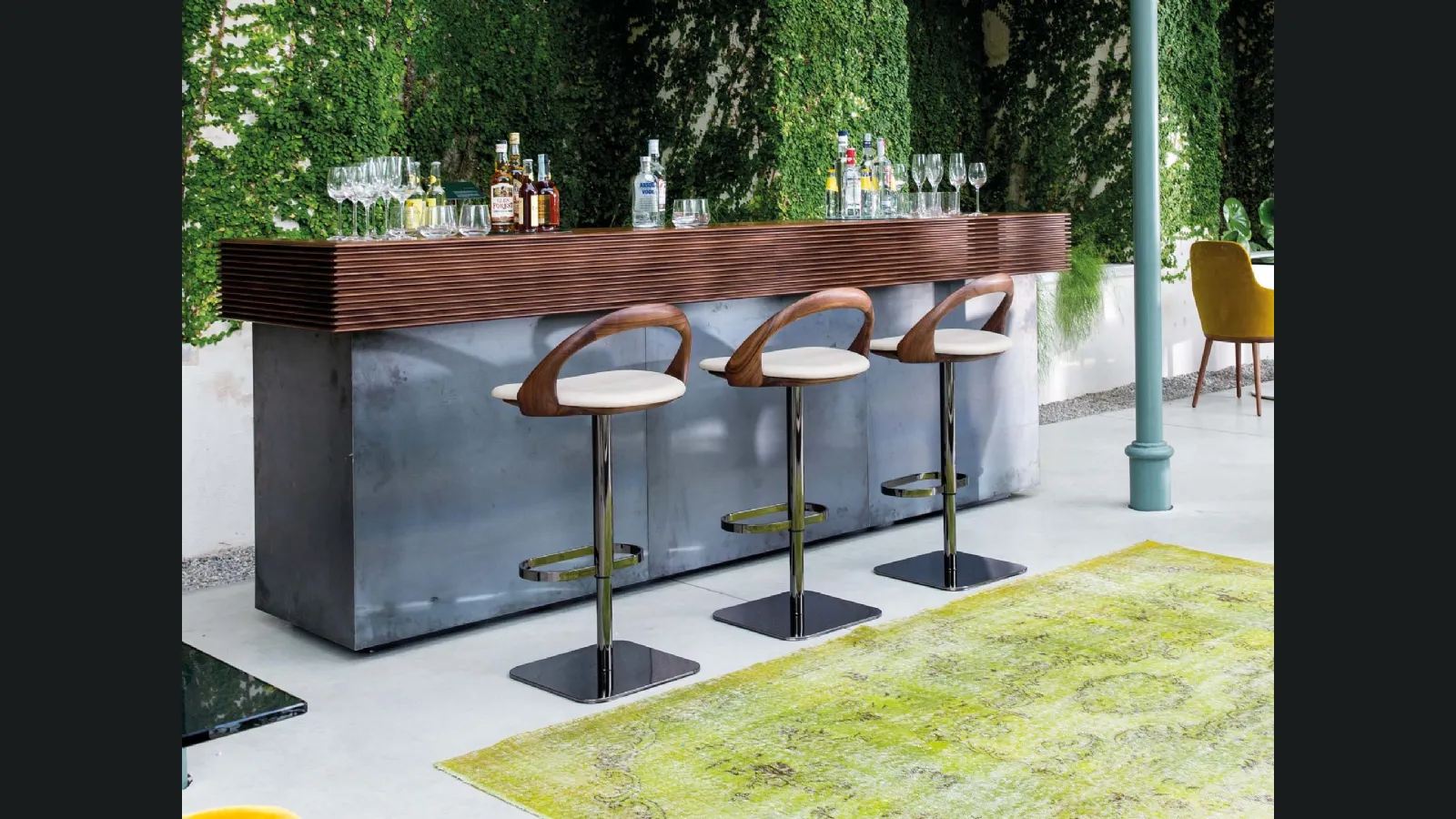 Sgabello di design Ester di Porada