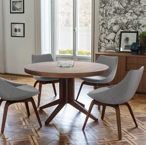 Sedia in tessuto con struttura in legno massello Penelope di Porada