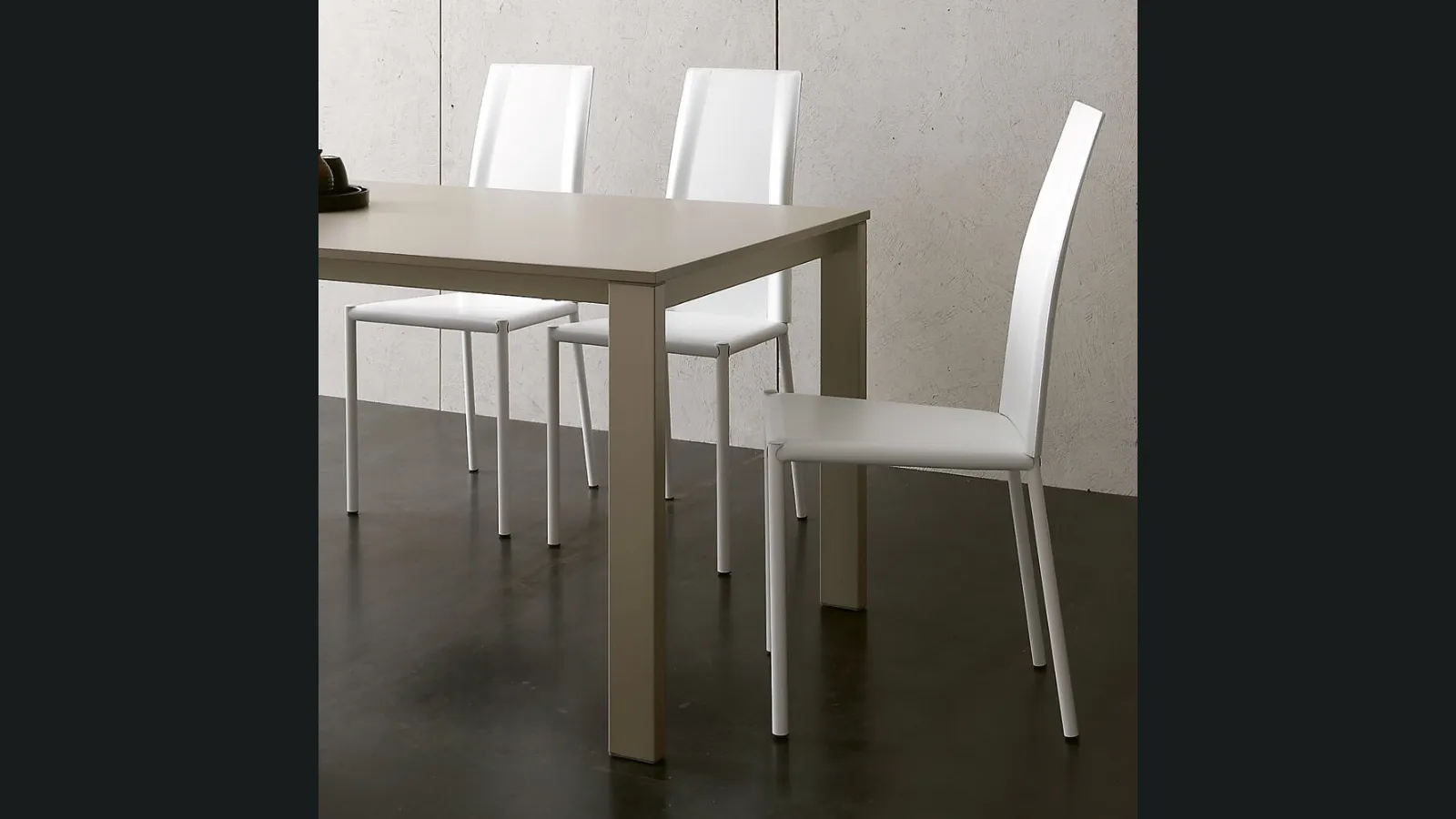 Sedia Penelope in cuoio e metallo di Ponti Terenghi