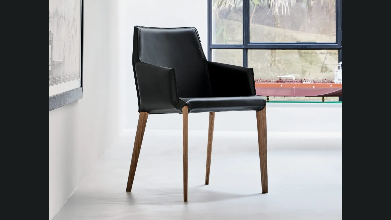 Sedia Sally in cuoio di Bontempi