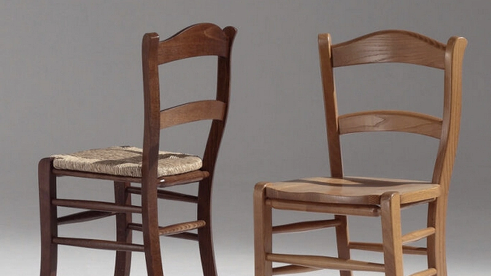 Sedia classica Savoia in legno con seduta in legno o impagliata di Sedie Brianza