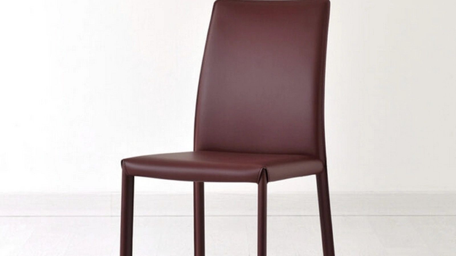 Sedia Giselle in ecopelle senza braccioli di Sedie Brianza