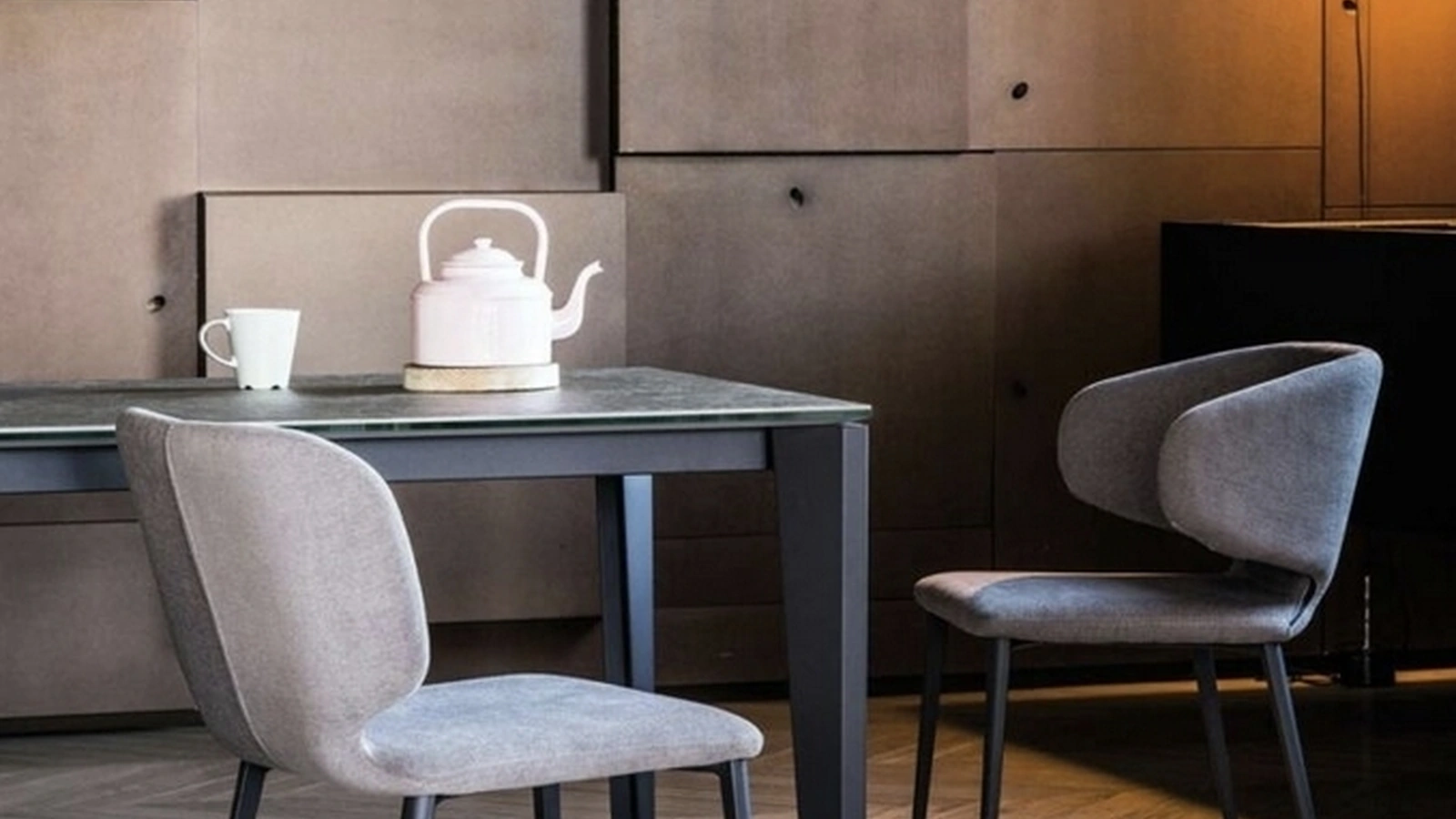 Sedia Wrap in tessuto imbottito di Sedie Brianza