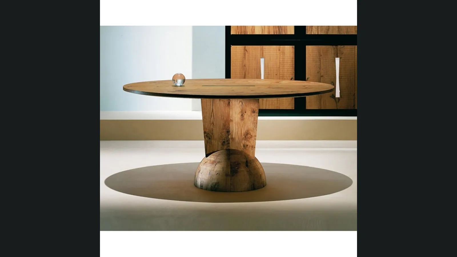 Tavolo Brancusi realizzato con travi di rovere antico recuperato di Estel