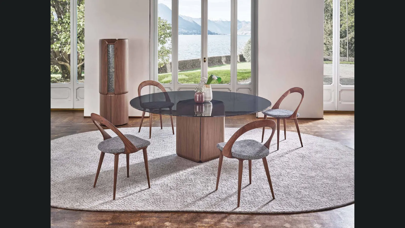 Tavolo rotondo Bay con top in vetro di Porada