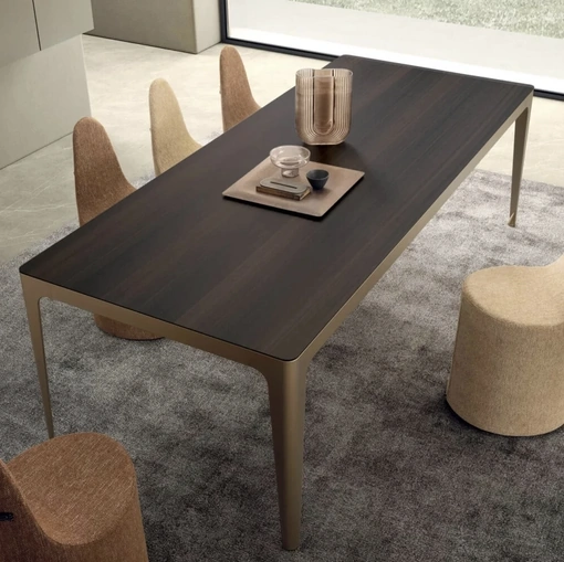 Tavolo Grand More con top in legno di Presotto