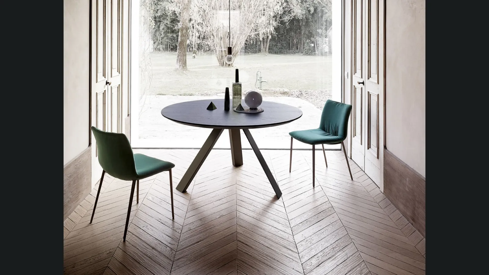 Tavolo Ki Round con top in legno e base in metallo di Ronda Design