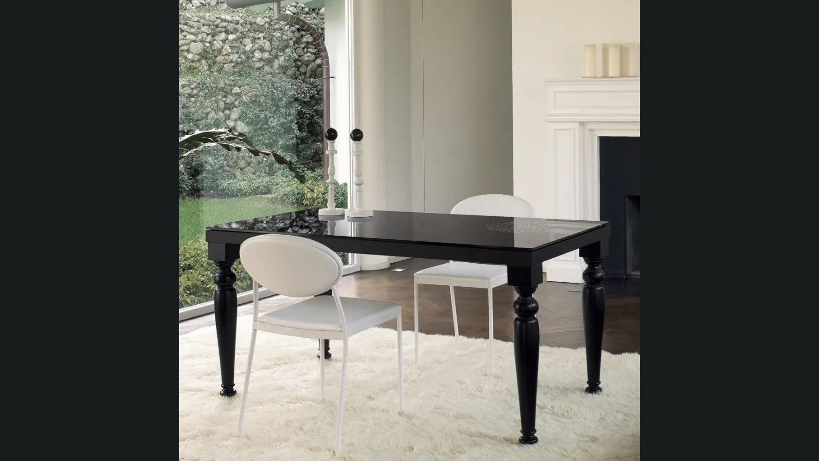 Tavolo allungabile Cesare in vetro e legno laccato di Ponti Terenghi