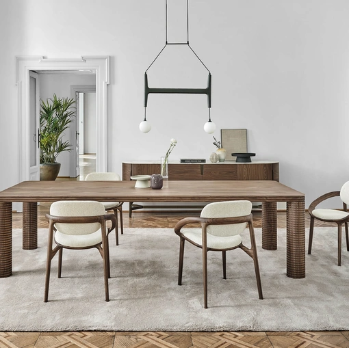 Tavolo Sansiro in noce canaletto di Porada