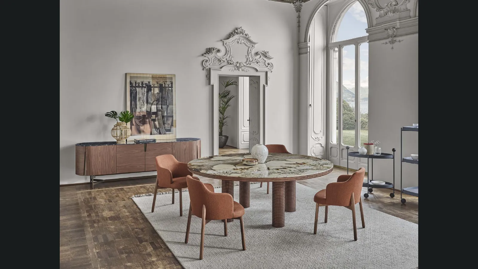 Tavolo Sansiro con top in marmo di Porada