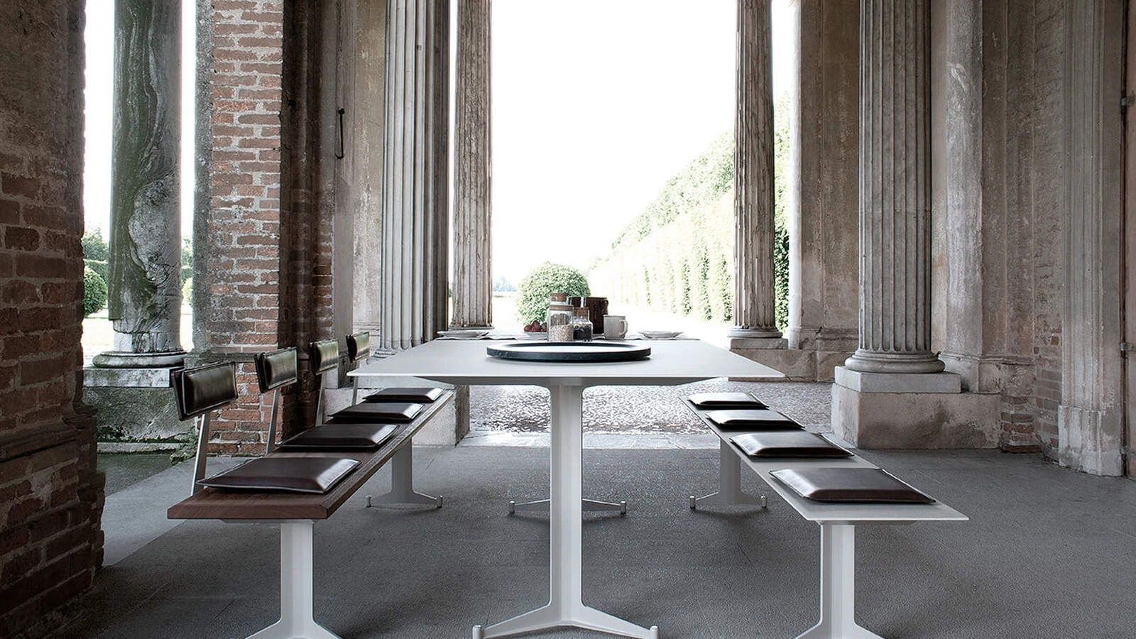 Tavolo T9 configurazione 05 con top in ceramica di Extendo