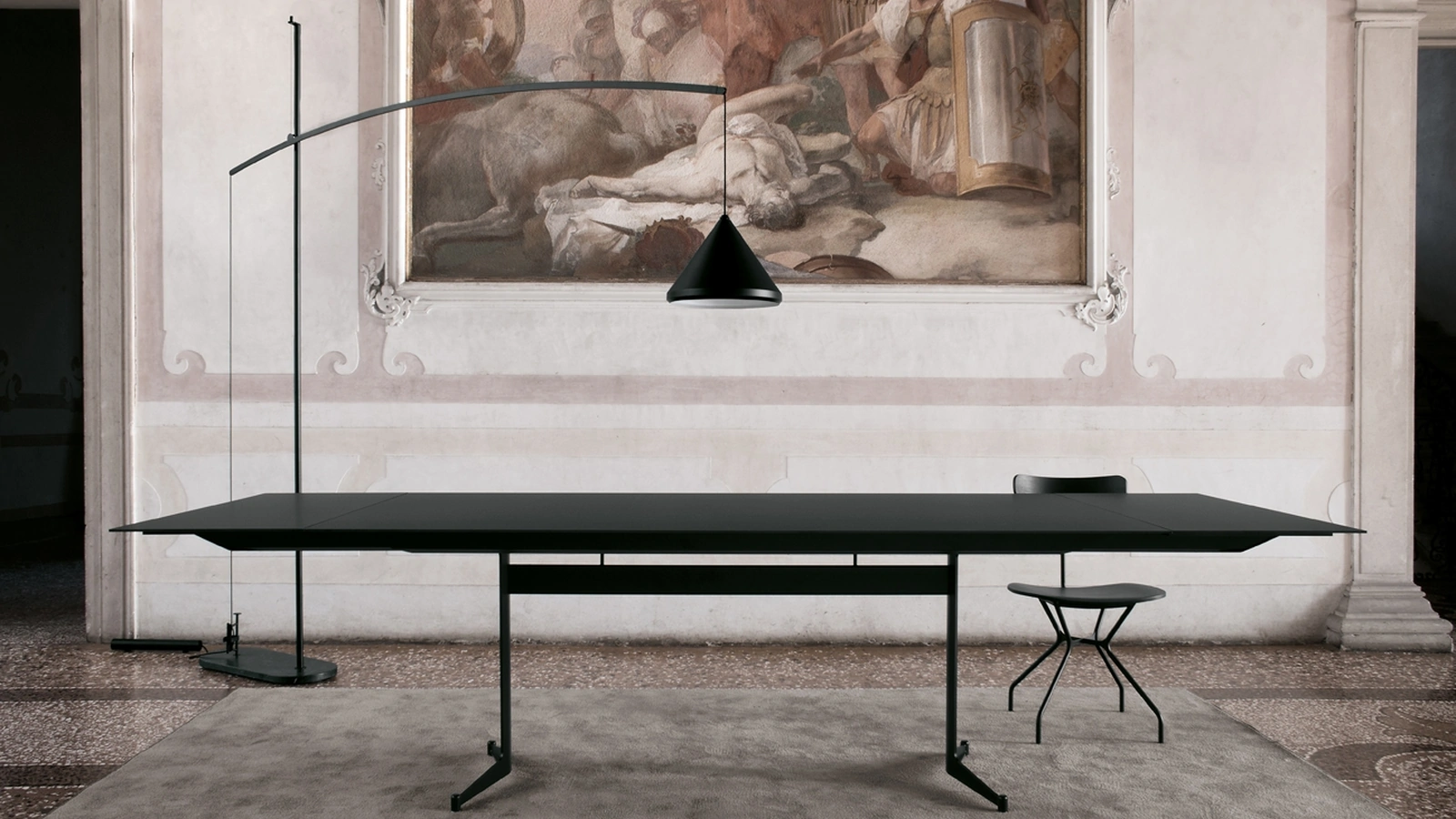 Tavolo allungabile con top in HPL nero e telaio in acciaio nero T9 configurazione 04 di Extendo
