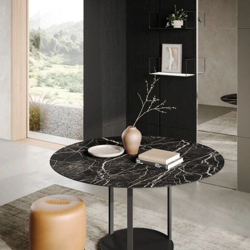 Tavolo rotondo Twirl con top in ceramica e base in metallo di Ronda Design