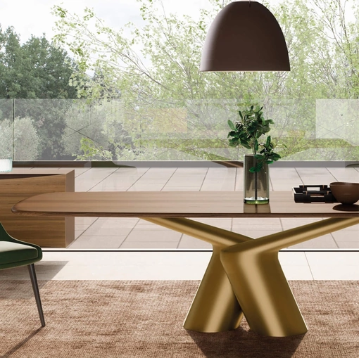 Tavolo Victor con top in essenza di Presotto