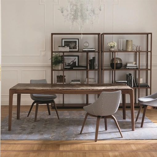 Tavolo rettangolare con struttura in massello di noce canaletto e piano in marmo Ziggy di Porada