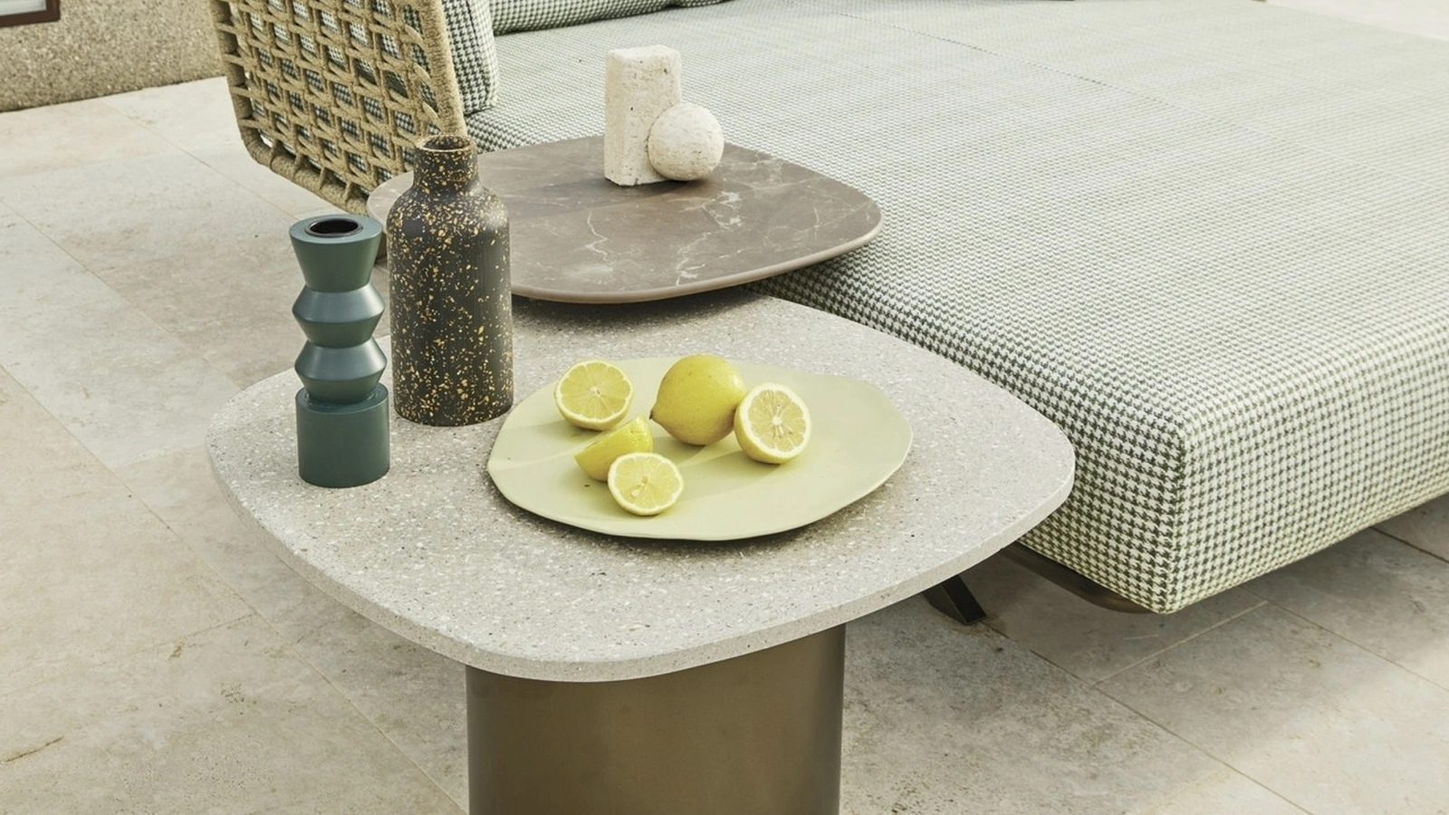 Tavolino Armàn in finitura terrazzo di Roberti