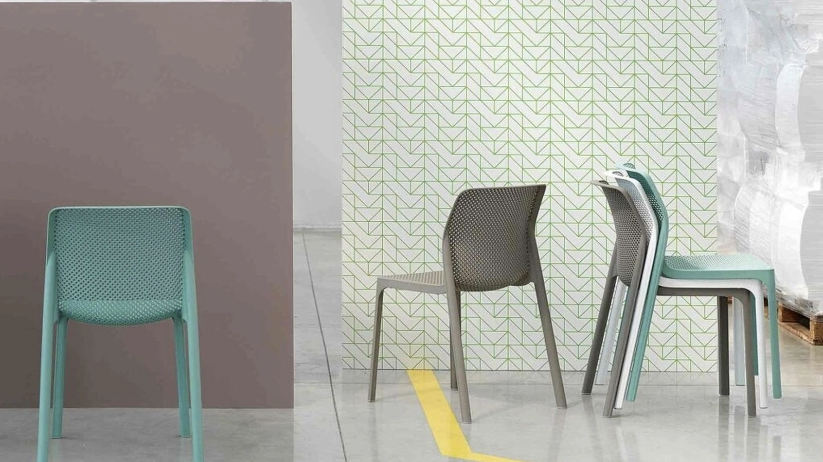 Sedia impilabile Bit in polipropilene di Sedie Brianza