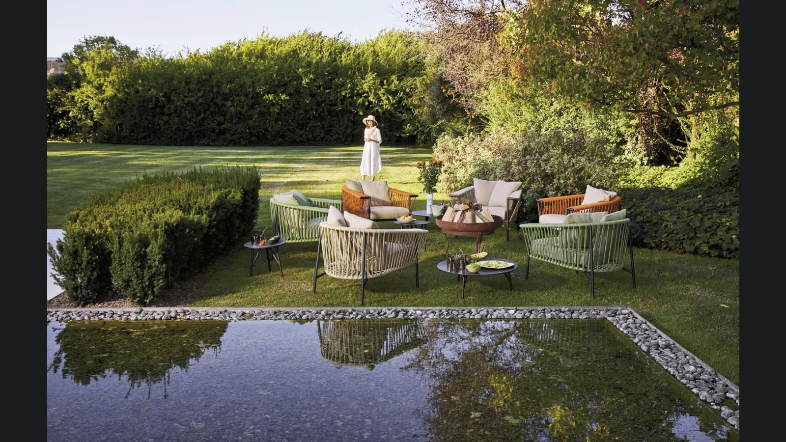 Poltrona Corolle in acciaio e corda di Roberti