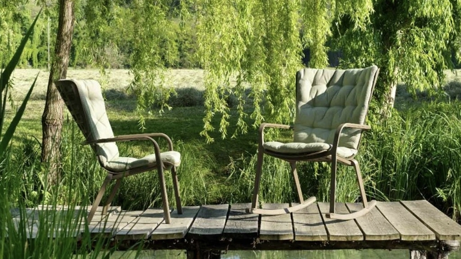 Poltroncina Folio a dondolo o con gambe in polipropilene con cuscini in tessuto imbottito di Sedie Brianza