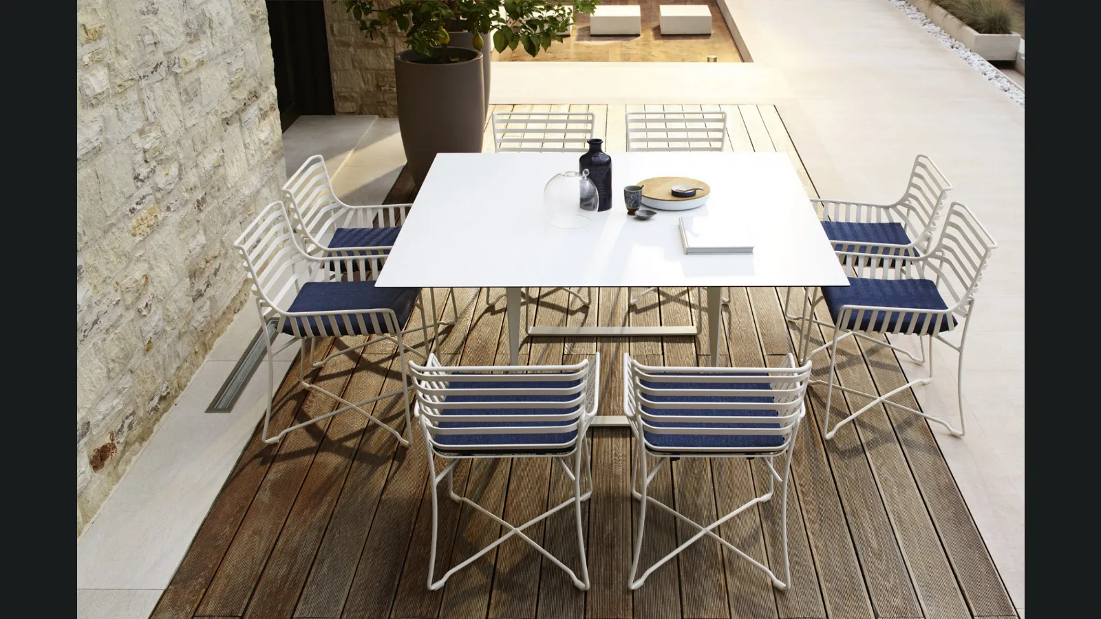 Tavolo e sedie Hamptons Graphics in metallo verniciato a polveri di Roberti