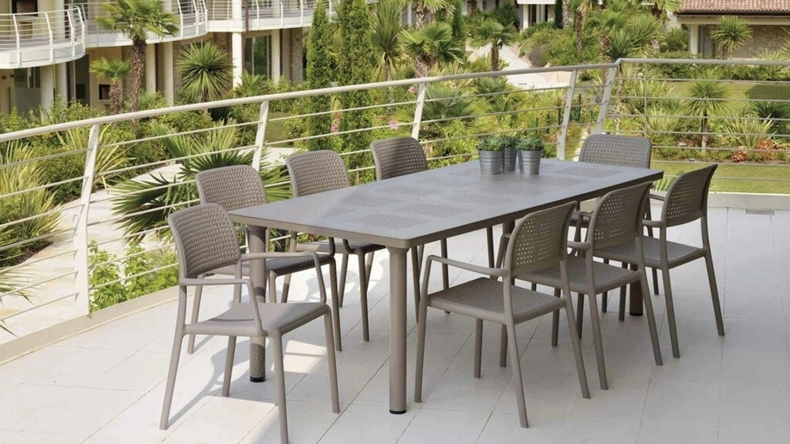 Tavolo allungabile Libeccio in polipropilene di Sedie Brianza