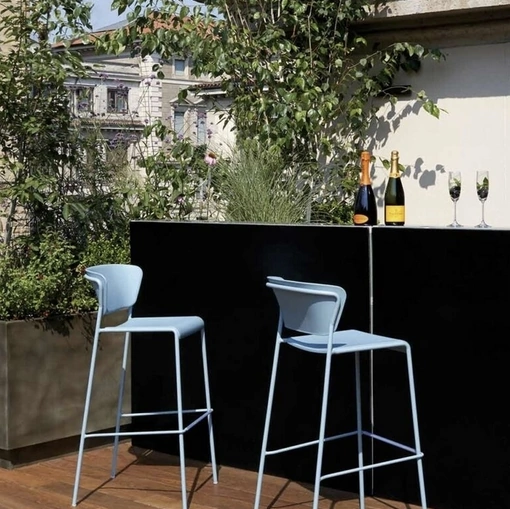 Sgabello Lisa SG in polipropilene con struttura in metallo di Sedie Brianza