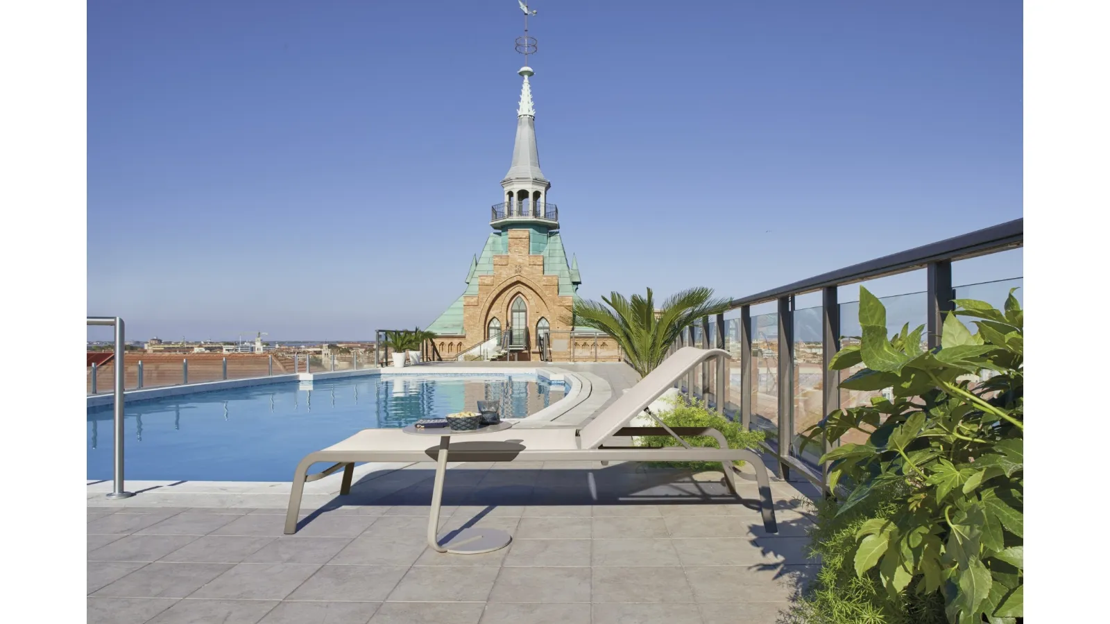 Lettino prendisole e tavolino Key West di Roberti