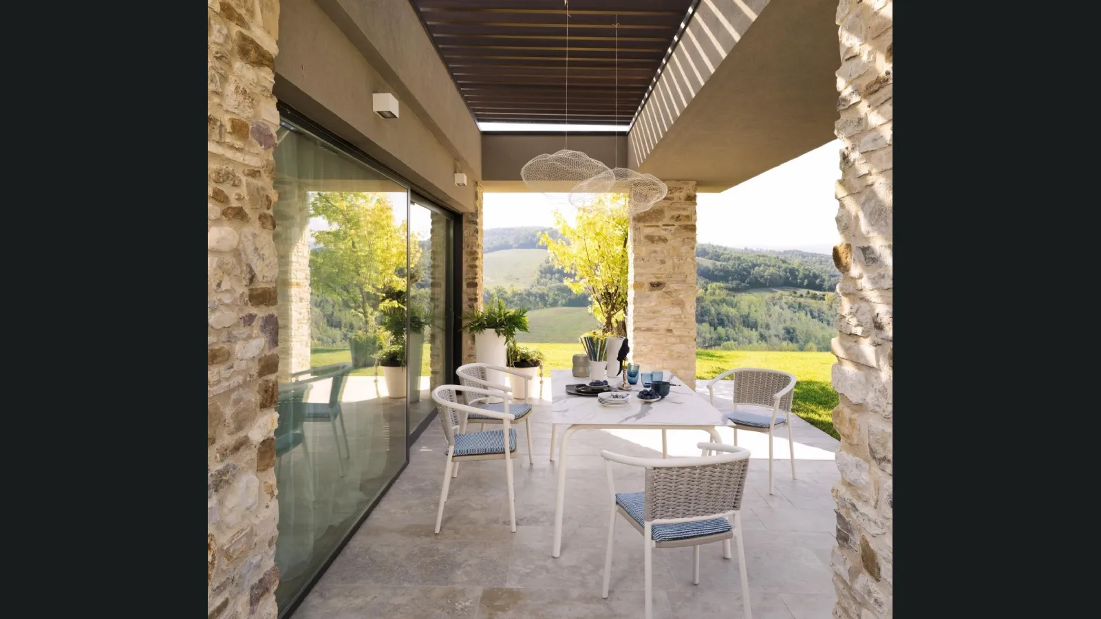 Sedia Lipari in alluminio intrecciata con Oval Searope di Roberti