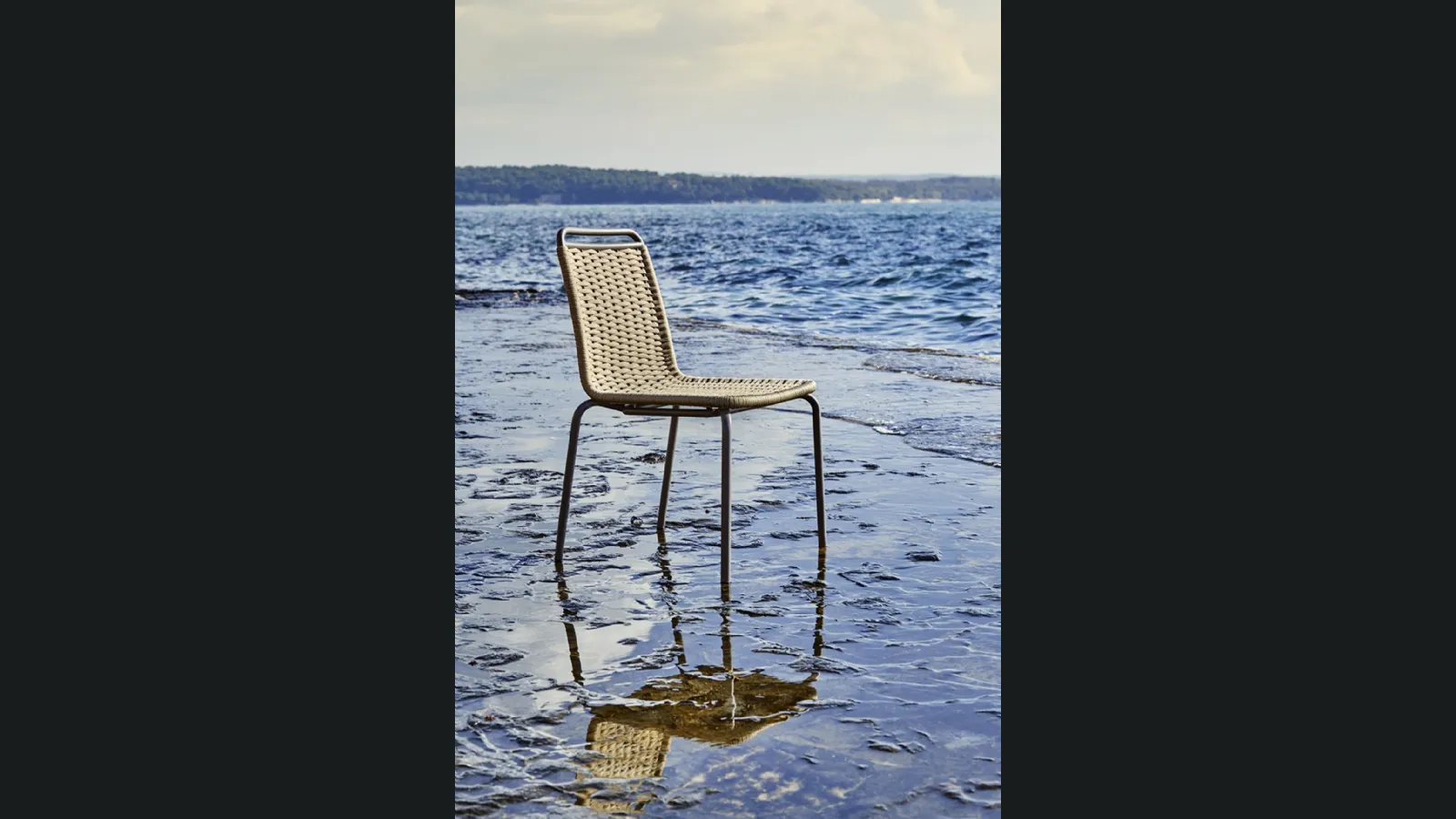 Sedia Portofino intrecciata con corda nautica di Roberti