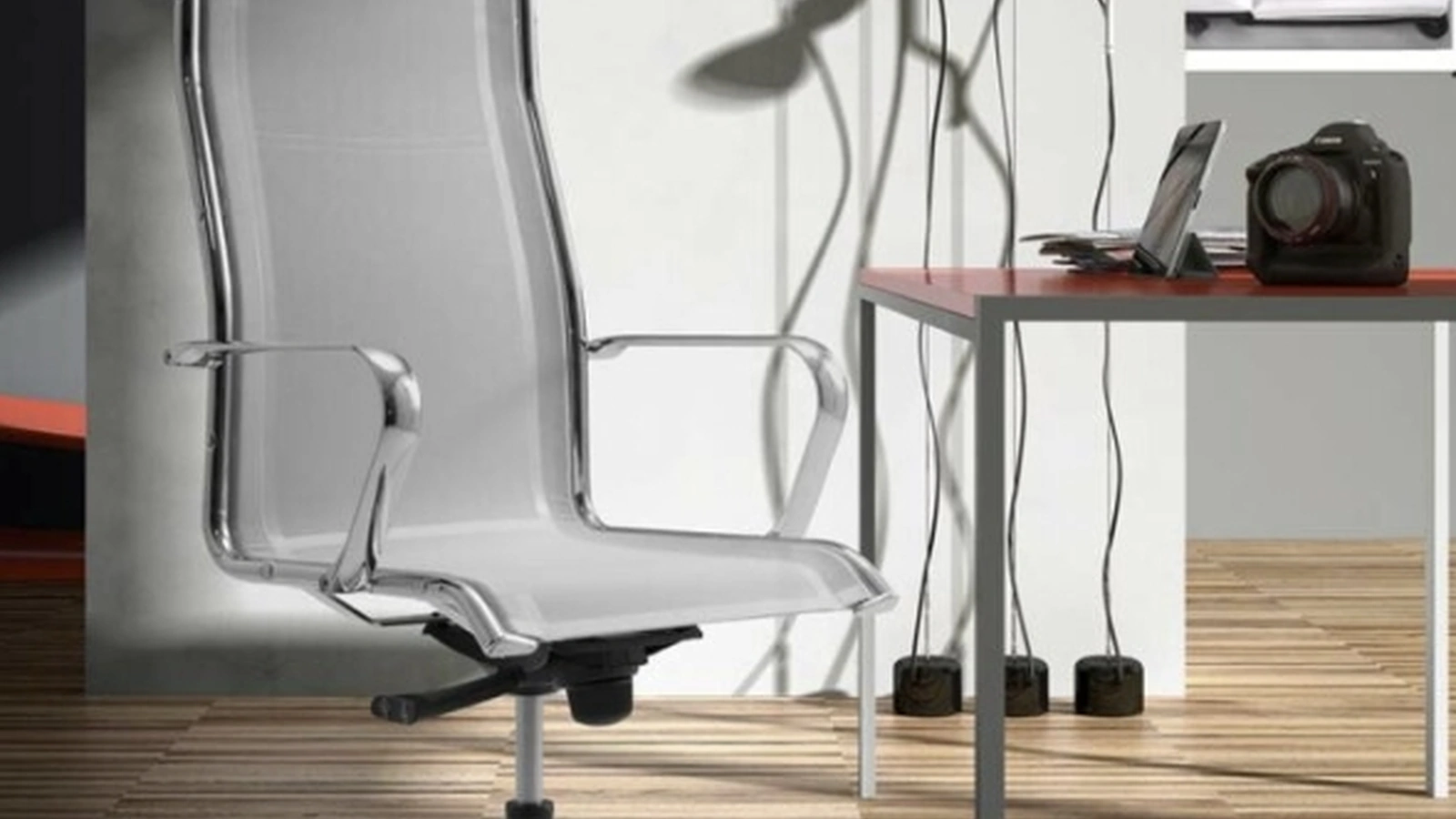 Seduta Operativa Alfa-RE in tessuto con braccioli in metallo di Sedie Brianza