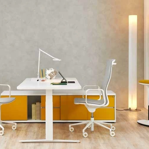 Sedia operativa con telaio in polipropilene rivestito in rete termoresistente Aria di Estel