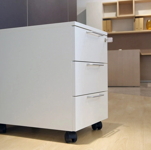 Cassettiera per Ufficio in Legno laccato Bianco a tre cassetti di Estel