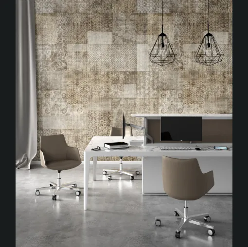 Sedia operativa in pelle con base in metallo a 5 razze su ruote Divina di Estel