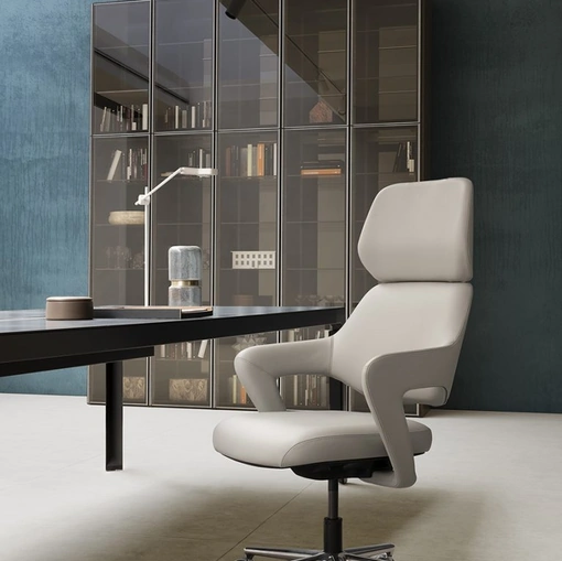 Poltrona direzionale Ergofit di Estel