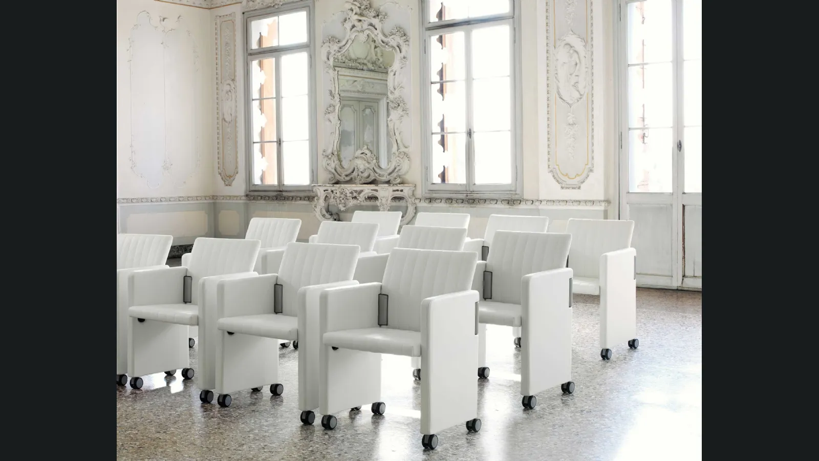 Sedia da Ufficio su ruote ripiegabile e agganciabile Roota di Estel