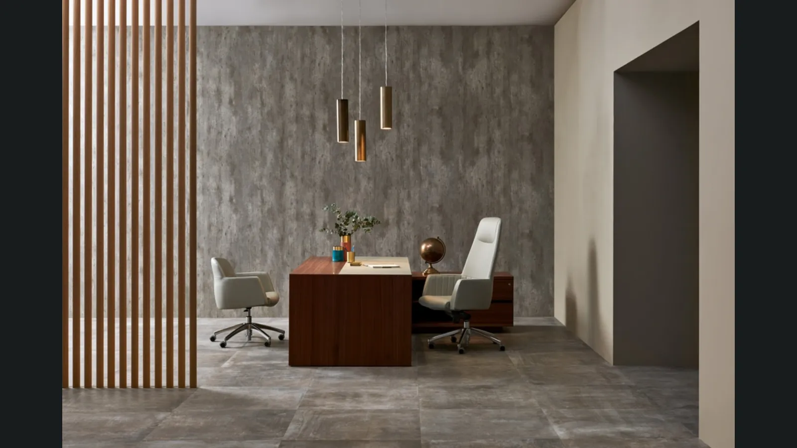 Poltrona direzionale in pelle Tulip di Estel