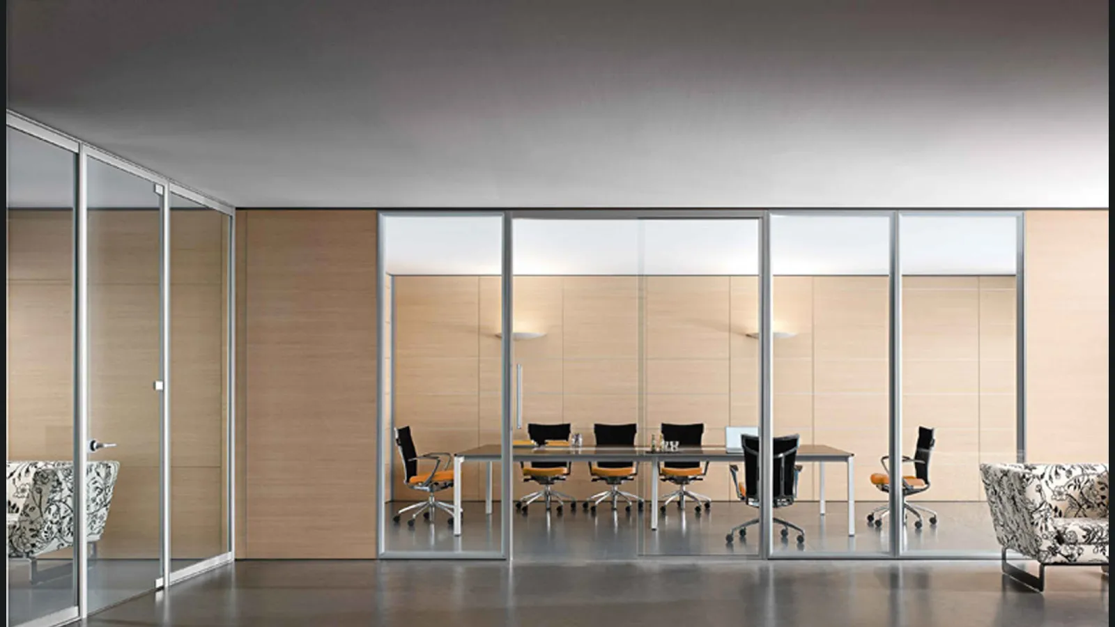 Pareti divisorie per ufficio in vetro con profili di alluminio WallTech di Estel
