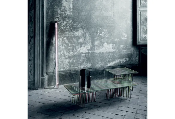 Tavolino Crossing in cristallo con decoro policromatico di Glas Italia