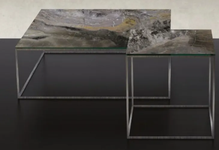 Tavolino quadrato con base in metallo Kubo di Reflex