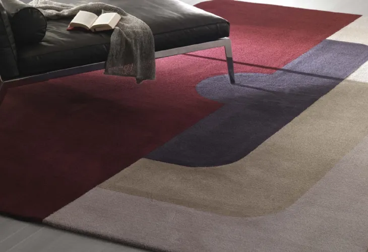 Tappeto dalla geometria vibrante Mayfair di Besana Moquette