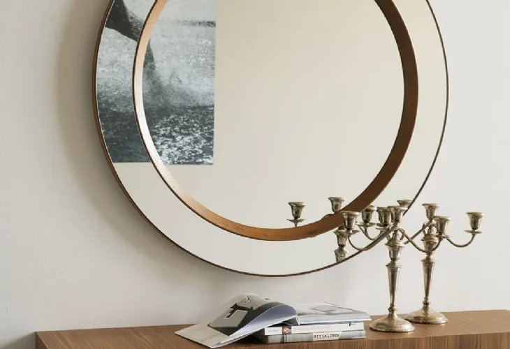 Specchio Miss Tondo con cornice in legno di Porada