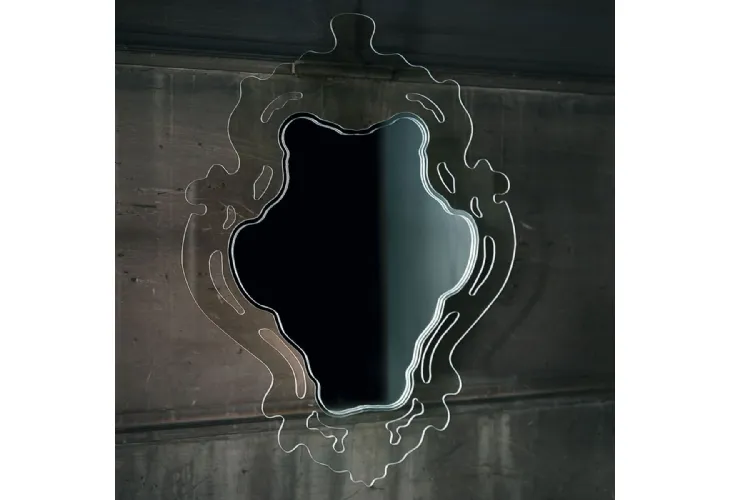 Specchio Rokokò con cornice in cristallo sagomato e traforato di Glas Italia