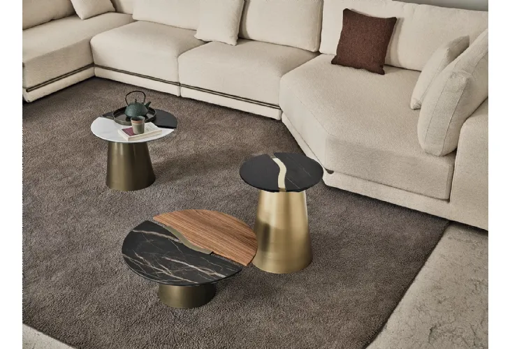 Tavolino Yang con base in metallo laccato e top in marmo e legno di Bontempi