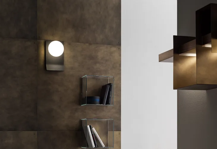 Lampada LED ricaricabile da parete Brand in metallo di Ronda Design