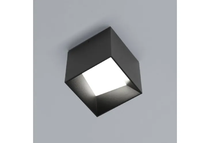 Lampada da parete in alluminio con giochi di rette e diagonali Cube di Vivida International