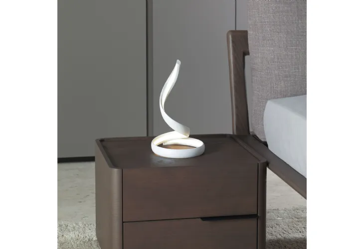 Lampada da tavolo in alluminio raffigurante una fiamma Flame di Vivida International