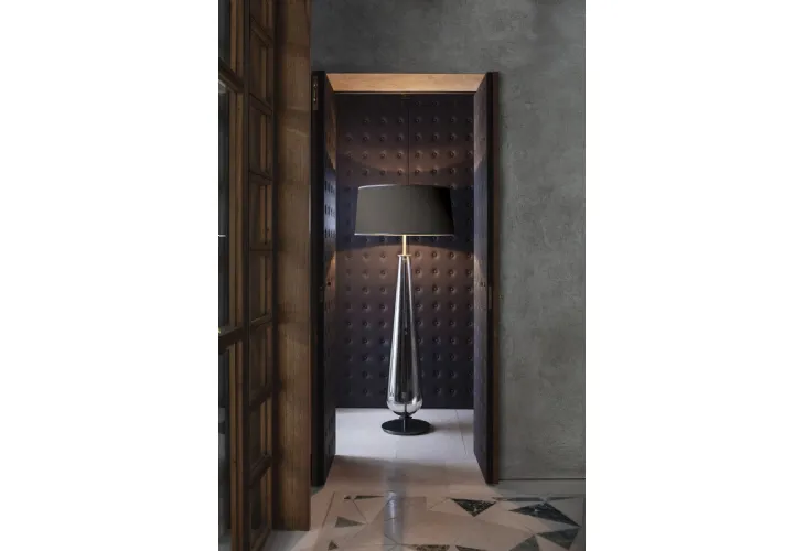 Lampada da terra in vetro soffiato con paralume in tessuto New Classic di Pentalight