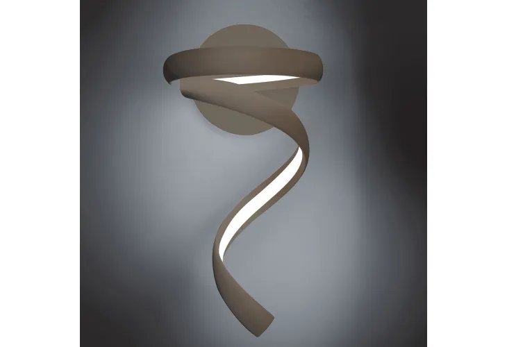 Lampada da parete in alluminio color sabbia dalla forma morbida Flame di Vivida International